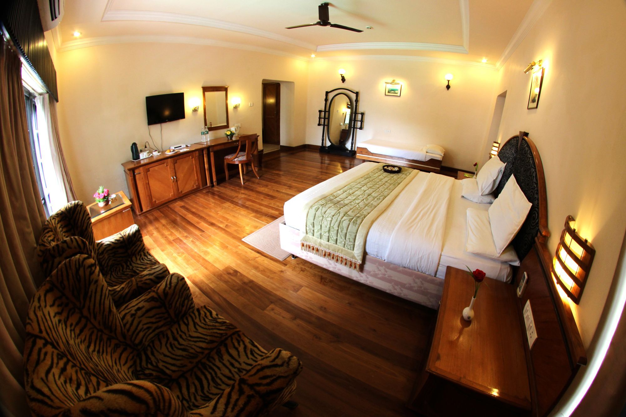 Hotel Ktdc Aranya Nivas Thekkady Kumily Exterior foto